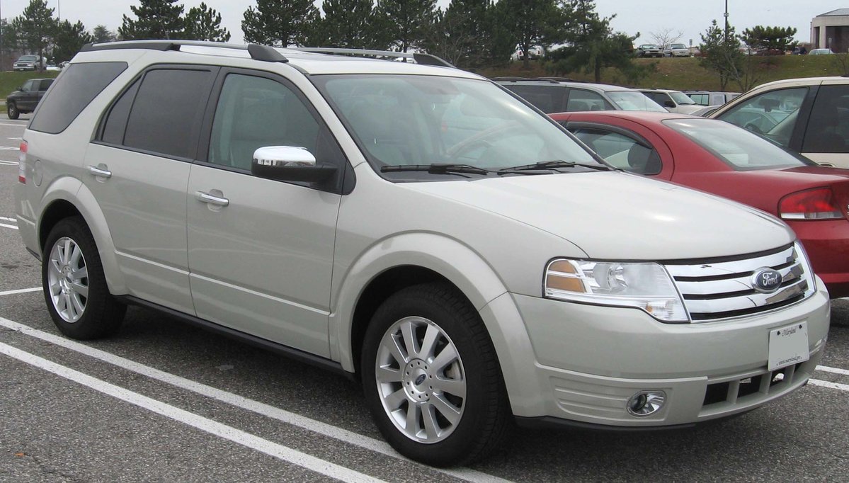 08_Ford_Taurus_X_Limited.jpg