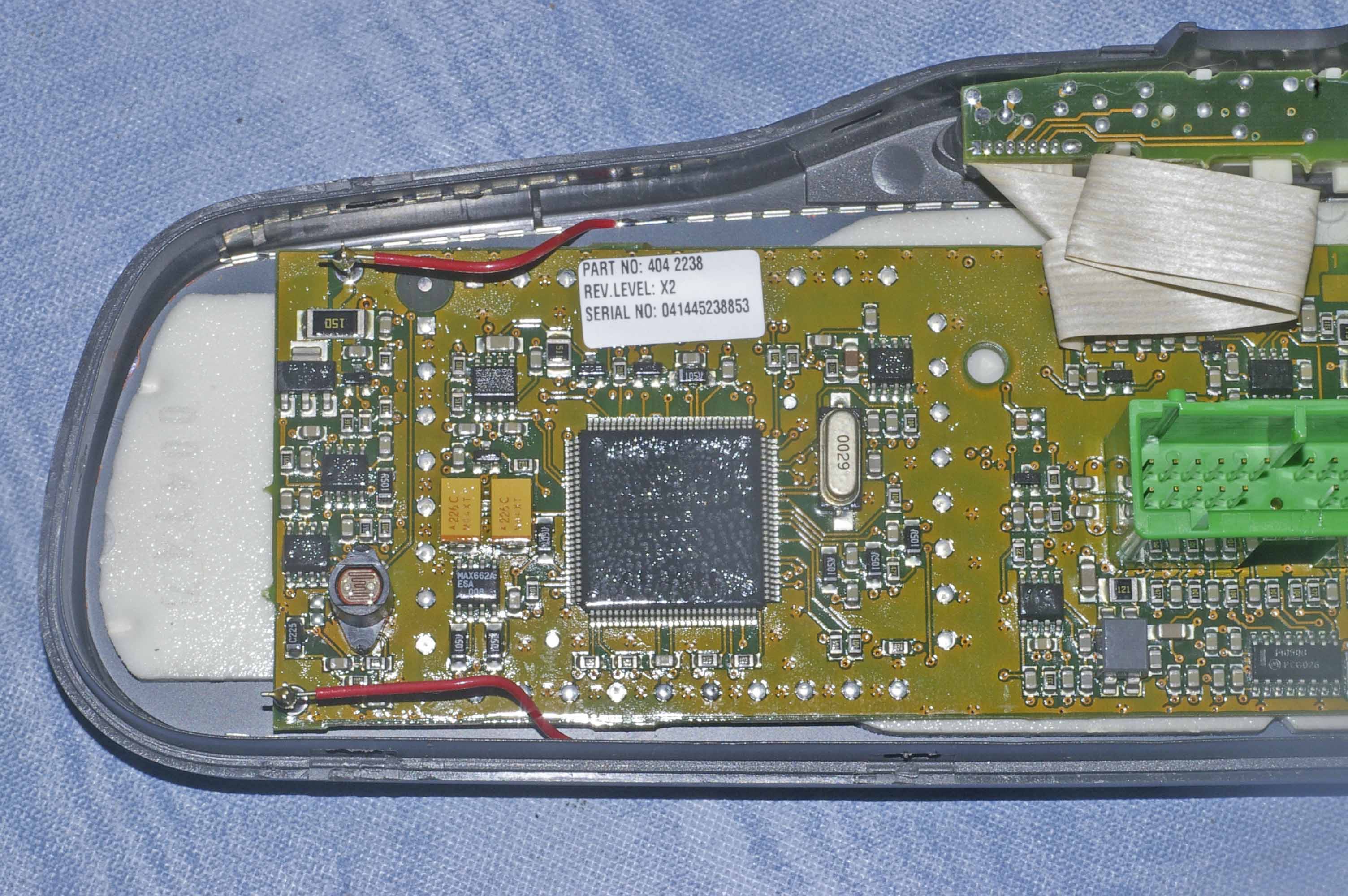 auto dim mirror two wire connection to electronics.jpg