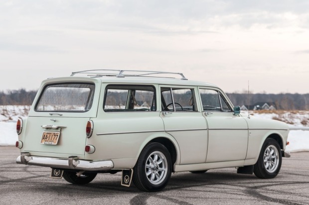 1966_volvo_122s_wagon.jpg