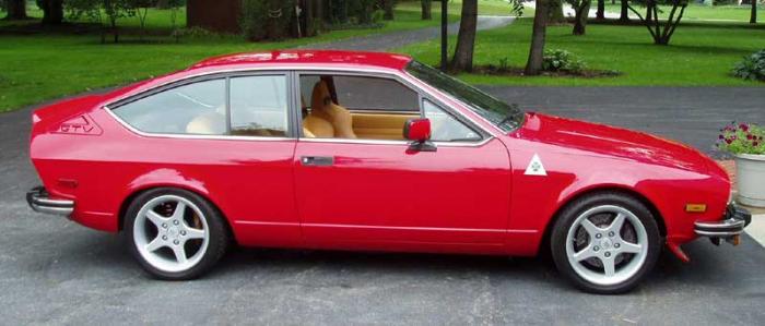 1978 Alfetta Sprint Veloce turbo stainless window trim off.jpg