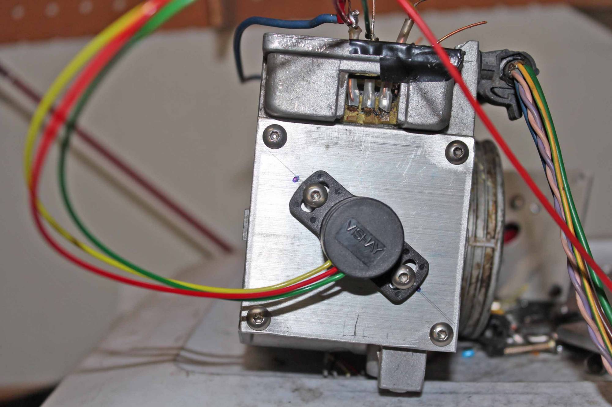 vishay 8MM hollow D shaft 90 degree CW with new side plate.jpg