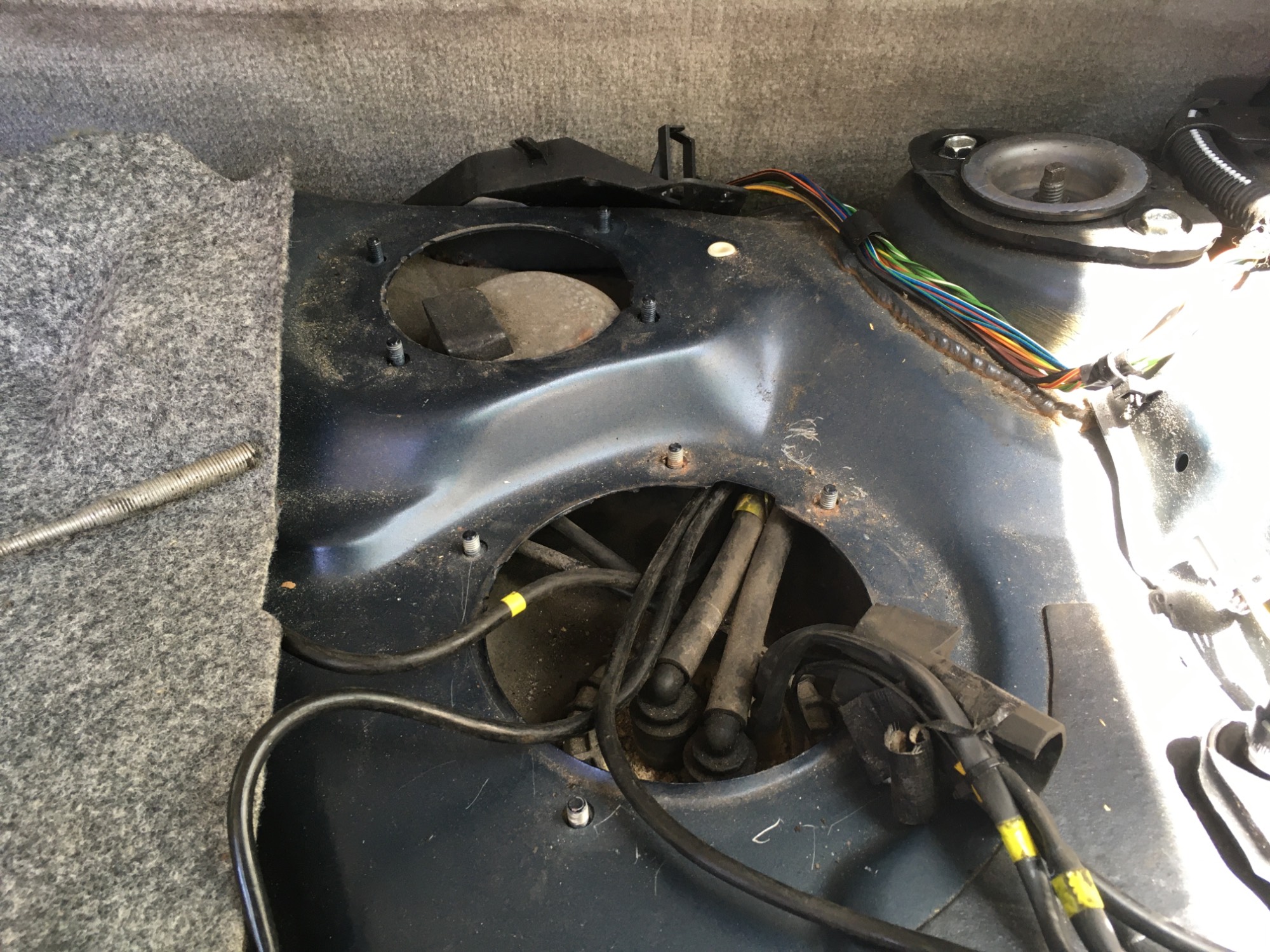 1998 Volvo V70 fuel tank access panel