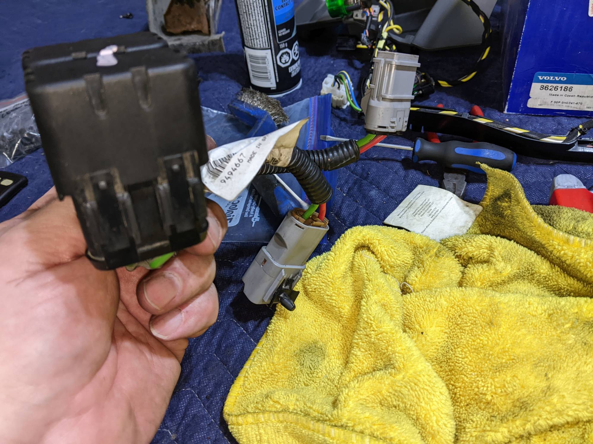 Wiring harness and fuse connection (1)