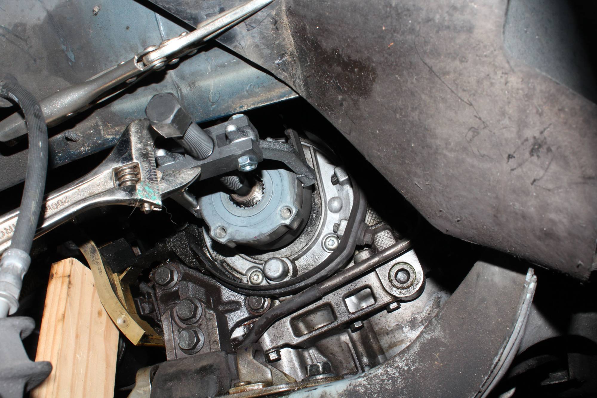 Crankshaft timing belt pulley removal.jpg