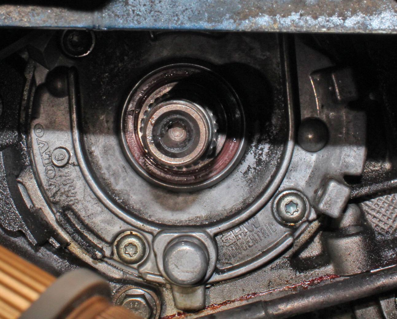 Crankshaft timing belt pulley removed II.jpg