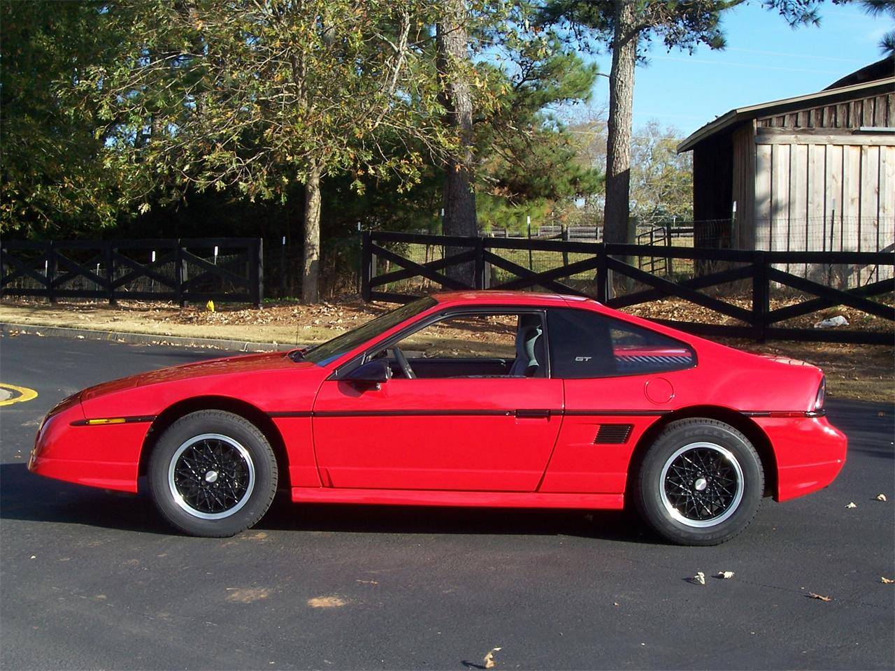 10290648-1988-pontiac-fiero-std.jpg