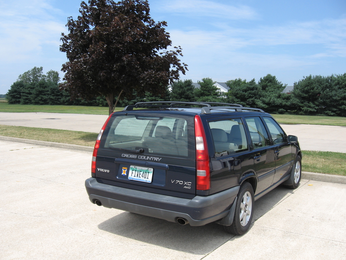 This is my '98 V70XC AWD. Note the dual pipes, Stock Volvo.....