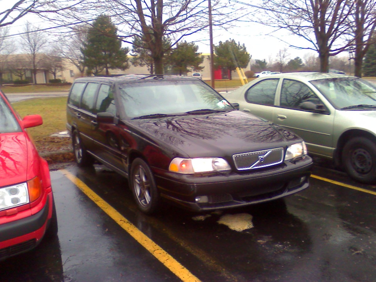 This is my '99 V70R AWD. I love this car...Needs the dual pipes I have on the XC.