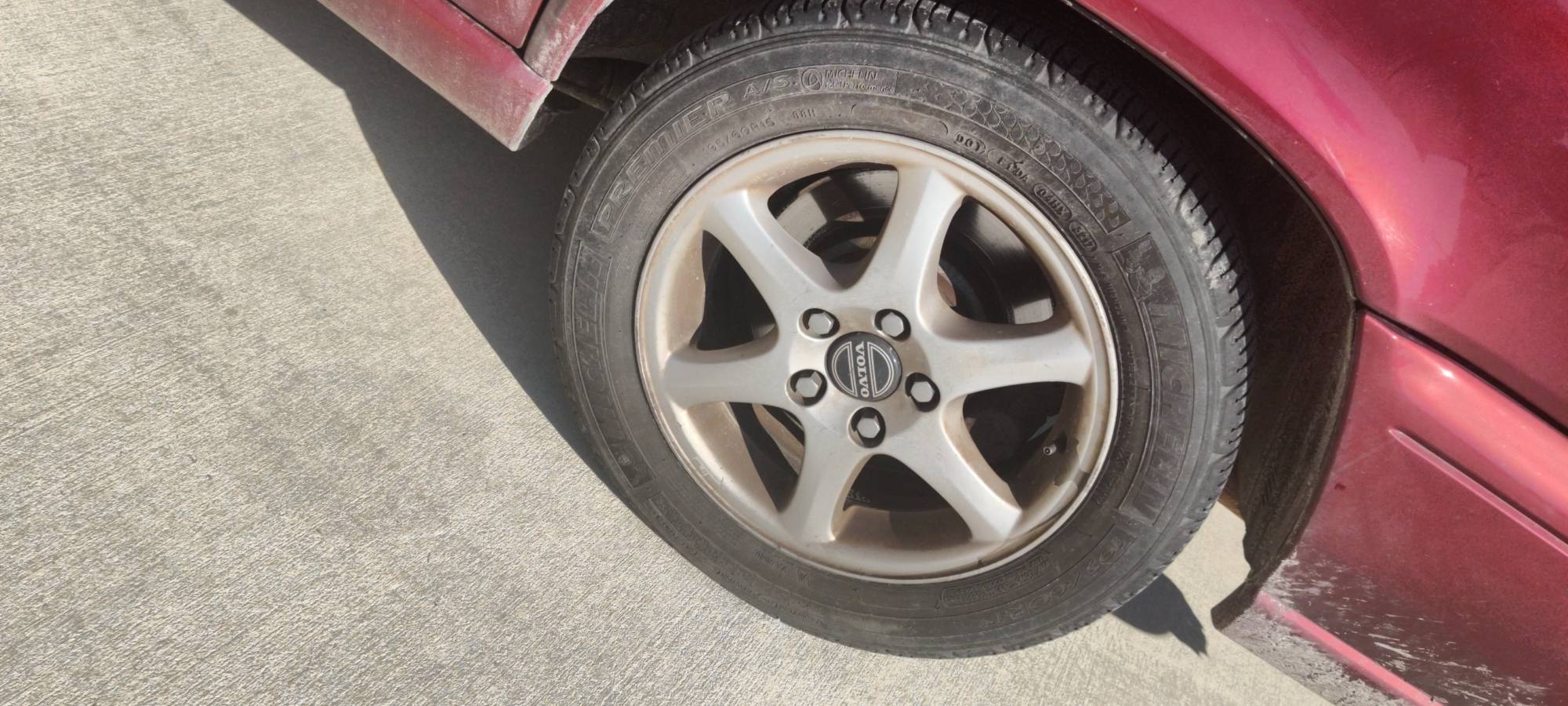 What is the name of these Volvo rims? I'd like to sell them!