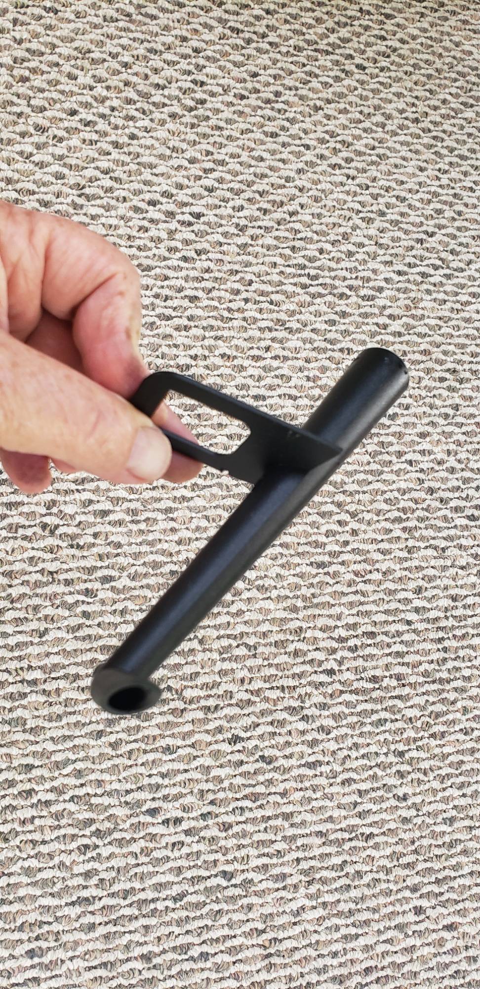 Return tube is attached to upper half before assembly of PS reservoir by the factory