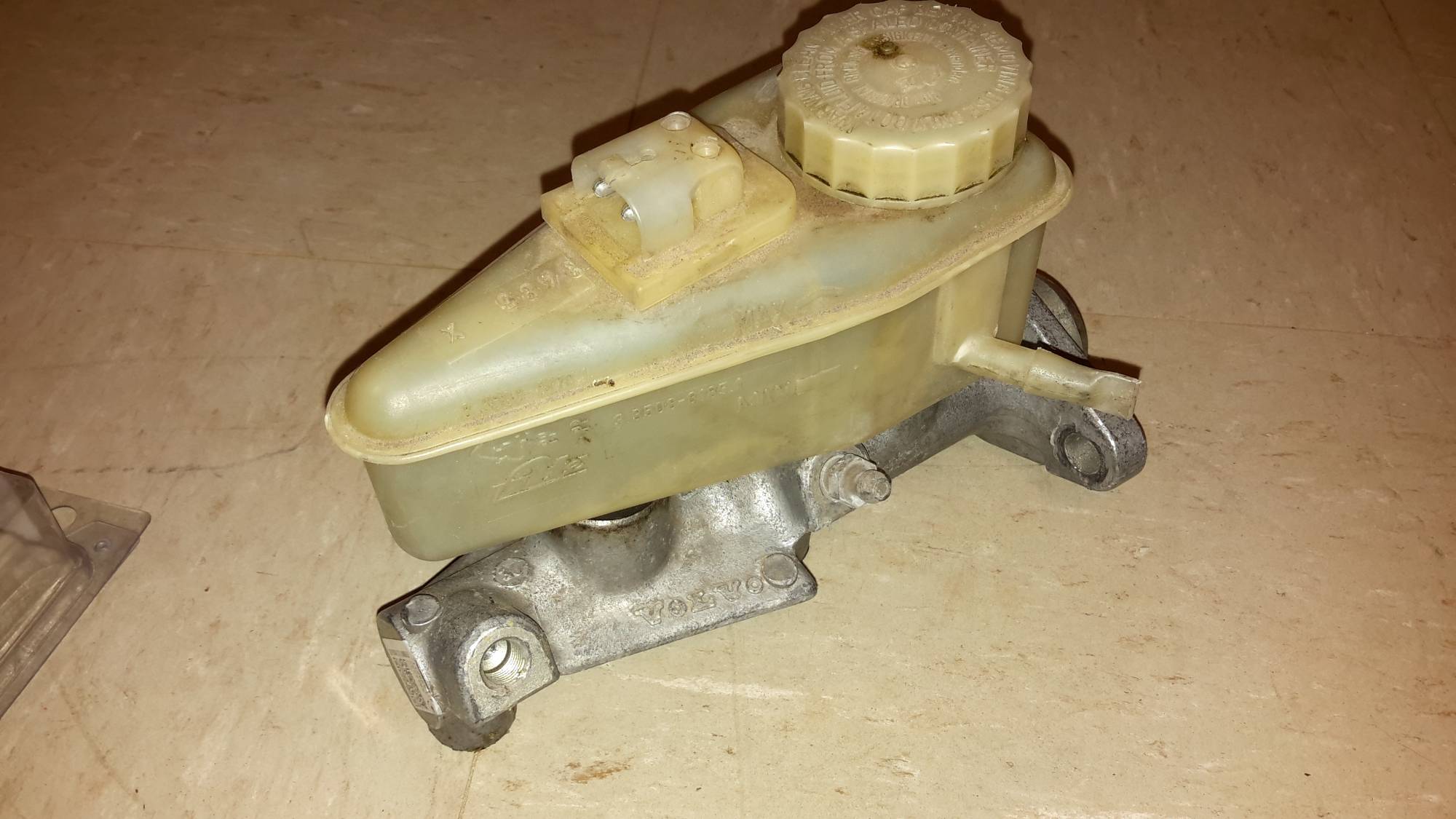 960 brake cylinder side2