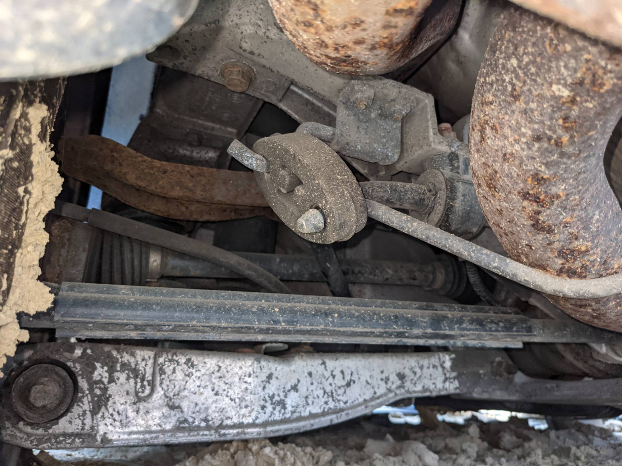 XC70 rear left axle