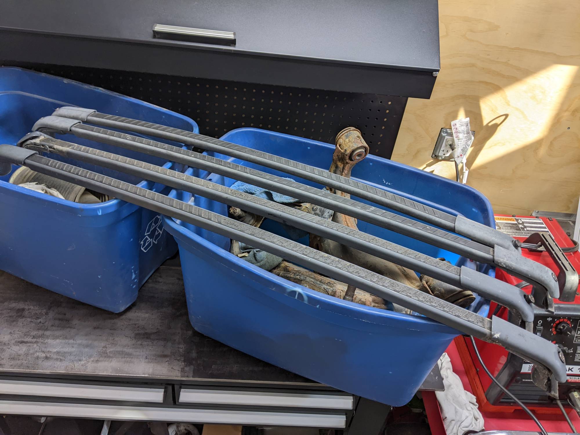 P80 roof rail cross bars.