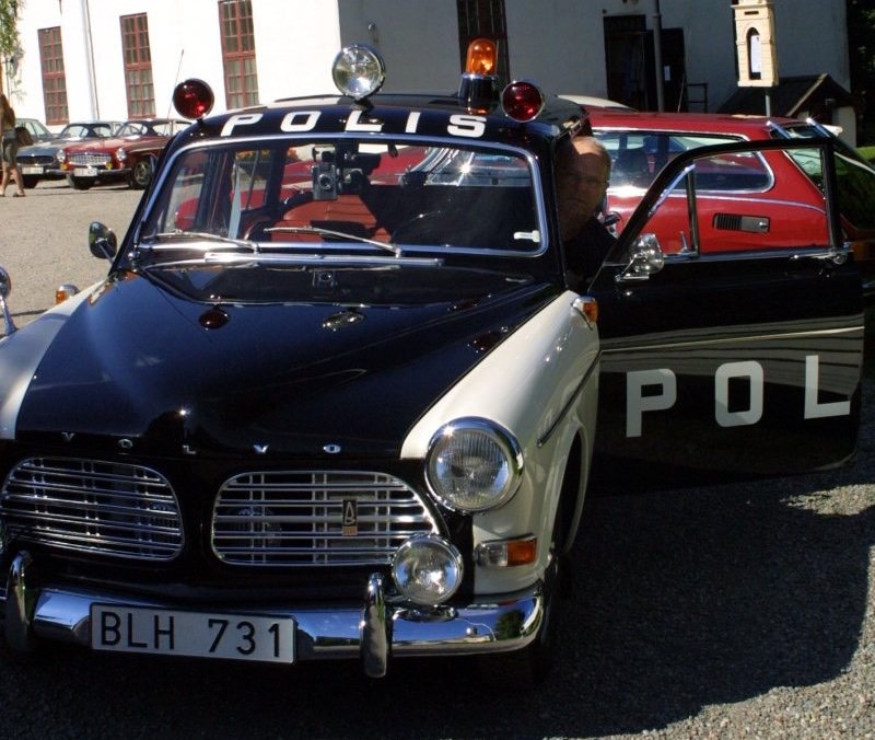 Volvo_P220_69 polis.jpg