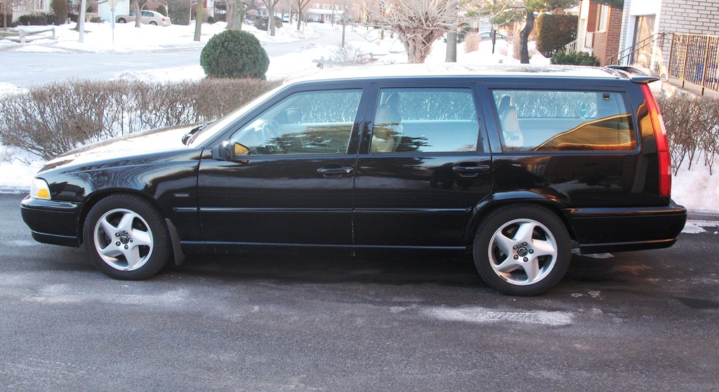 Couldn't resist, had to post  pic after car wash.