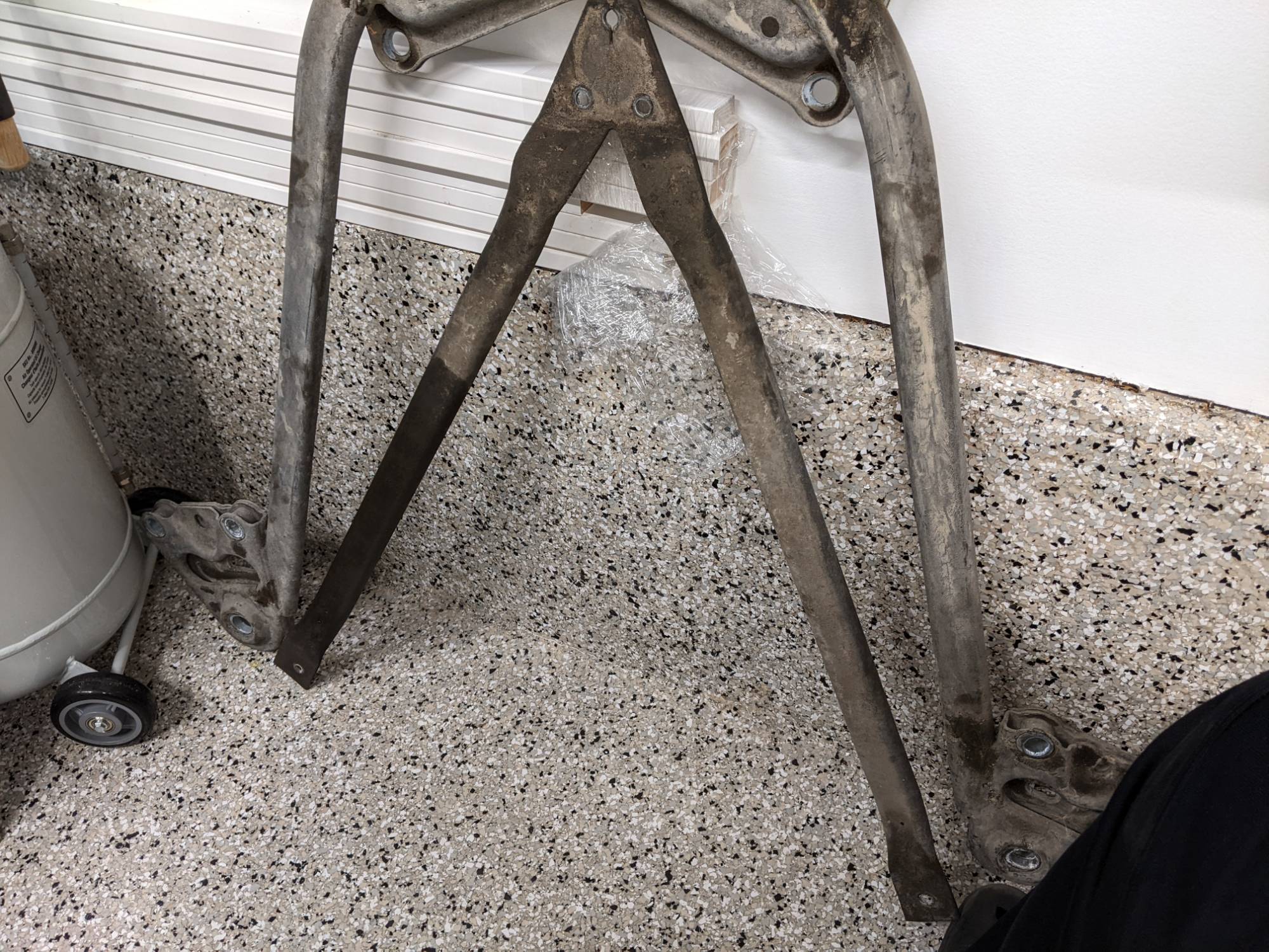 2 C70 P80 chassis braces