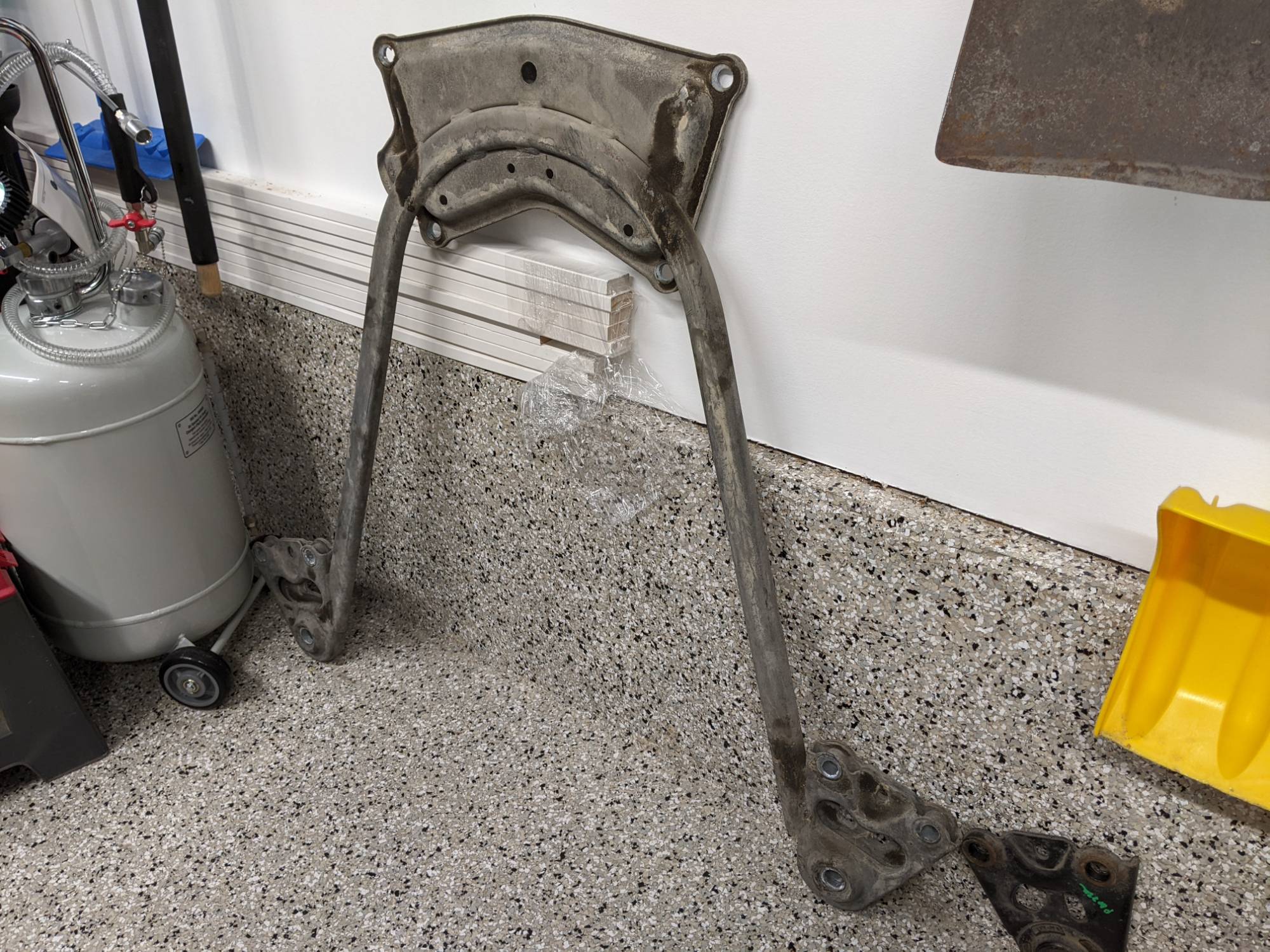 Rear C70 chassis brace