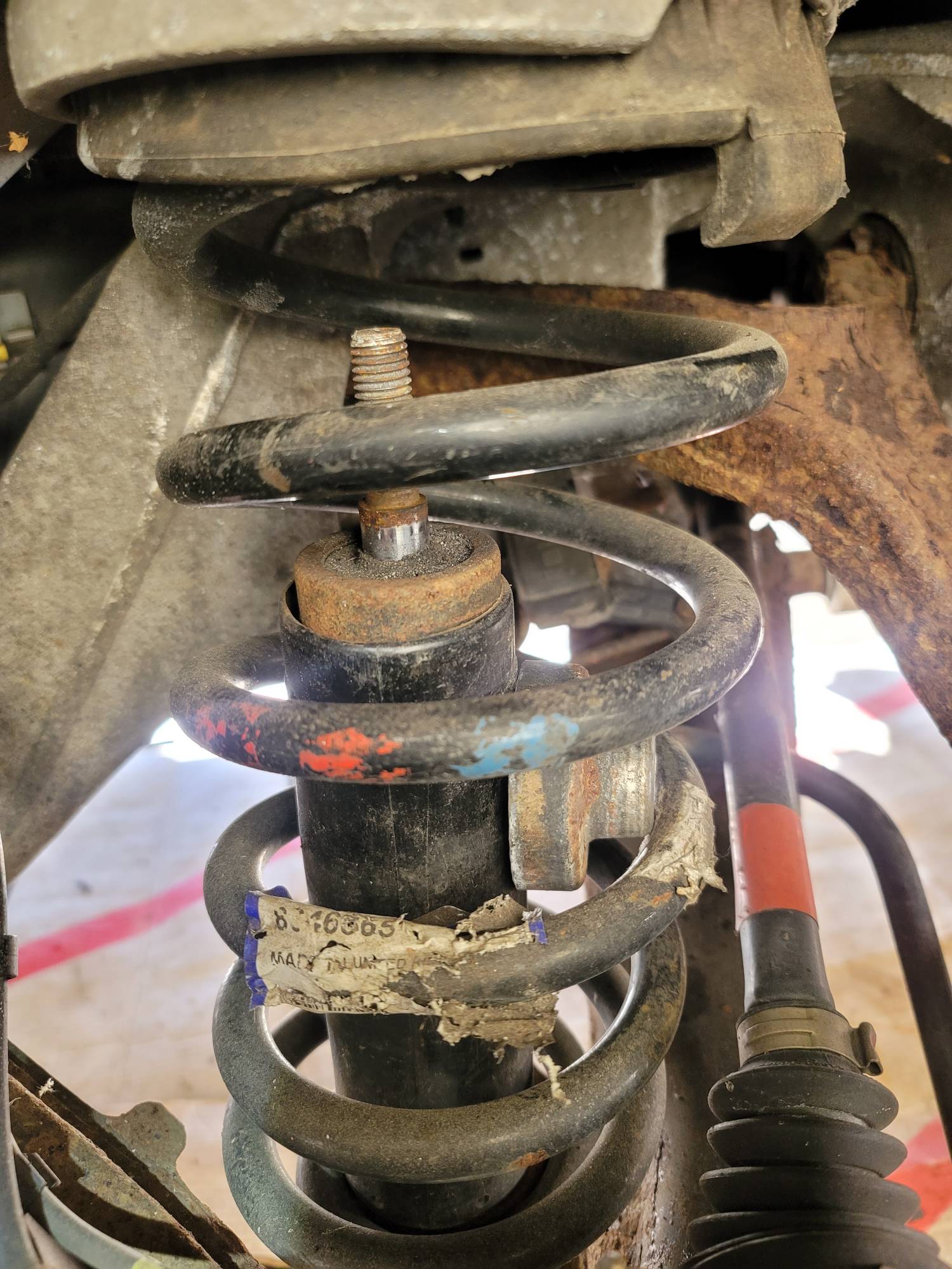 shock with lose upper cap and free end