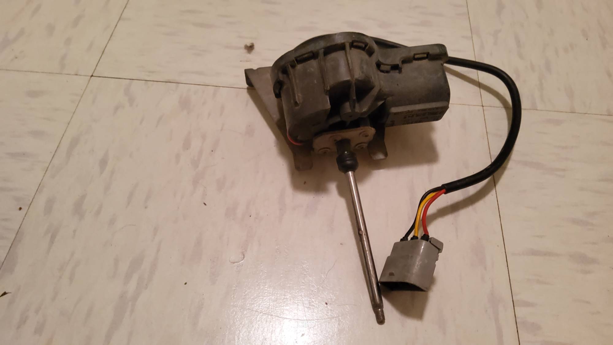 functional headlight wiper motor for 960/sv90 $50 free ship