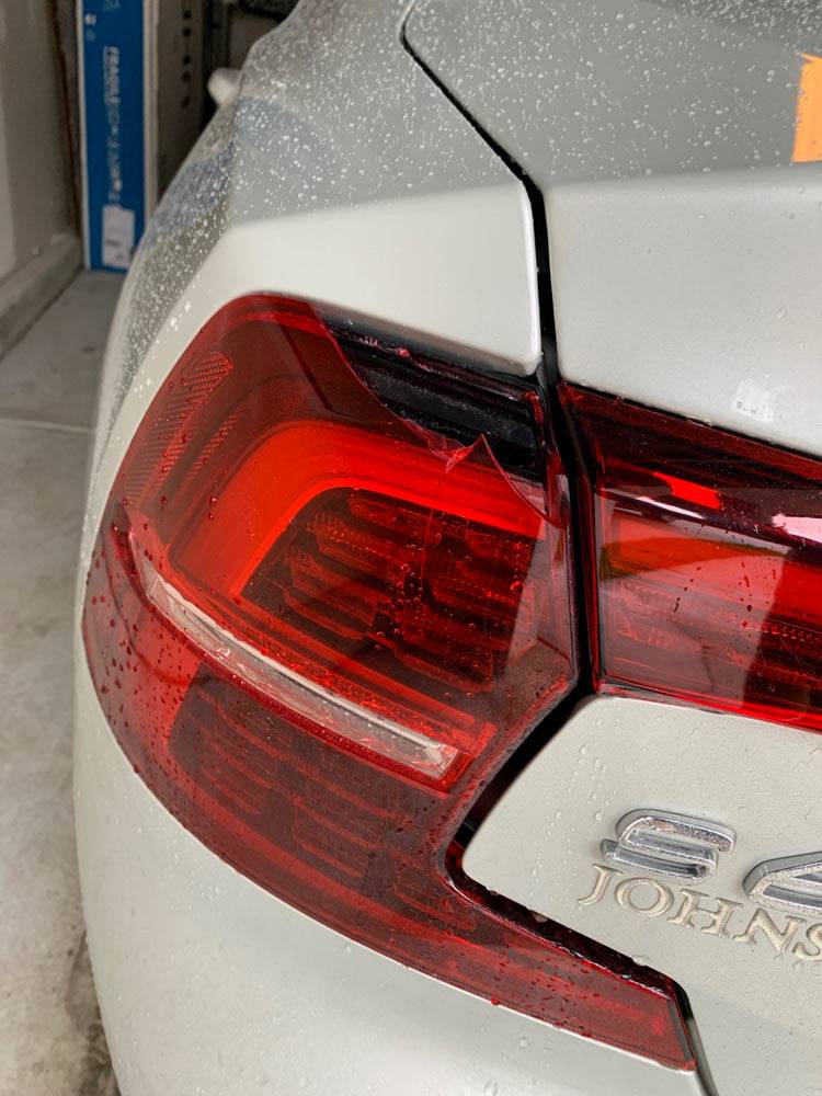 Cracked left rear tail light on a 2019 Volvo S60