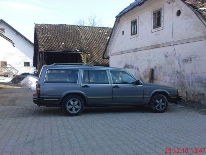 740 TD 87 manual. Normaly working, but in process or renovation...removing rust, new painting, some replacement of interior.