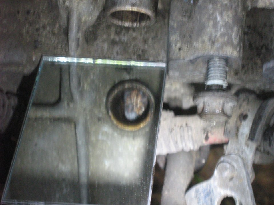volvo v70 PCV block opening bottom.jpg