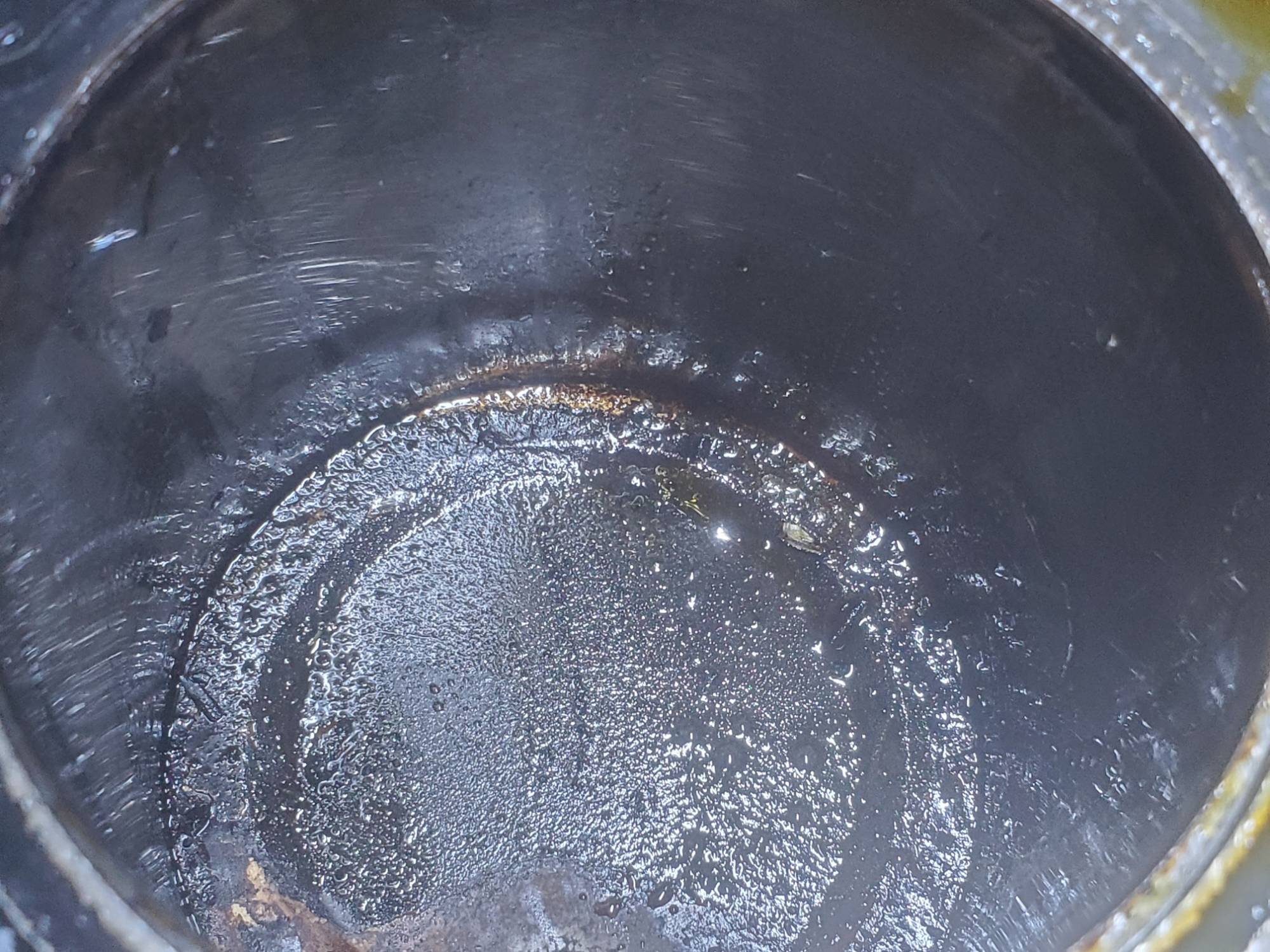 Dirty piston with crosshatching