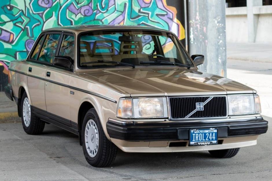 1991_volvo_240.jpg