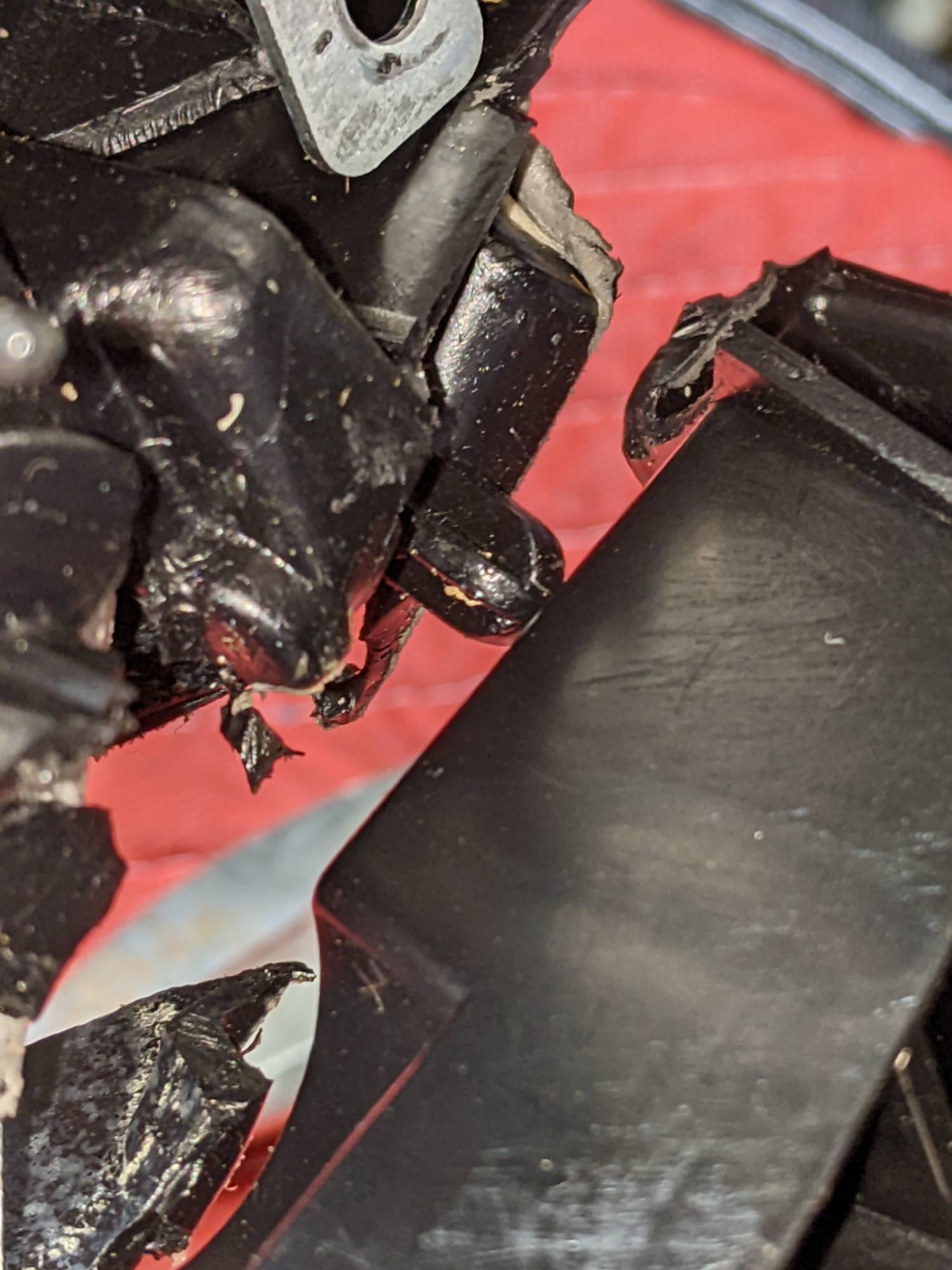 RH dash side broken (3)