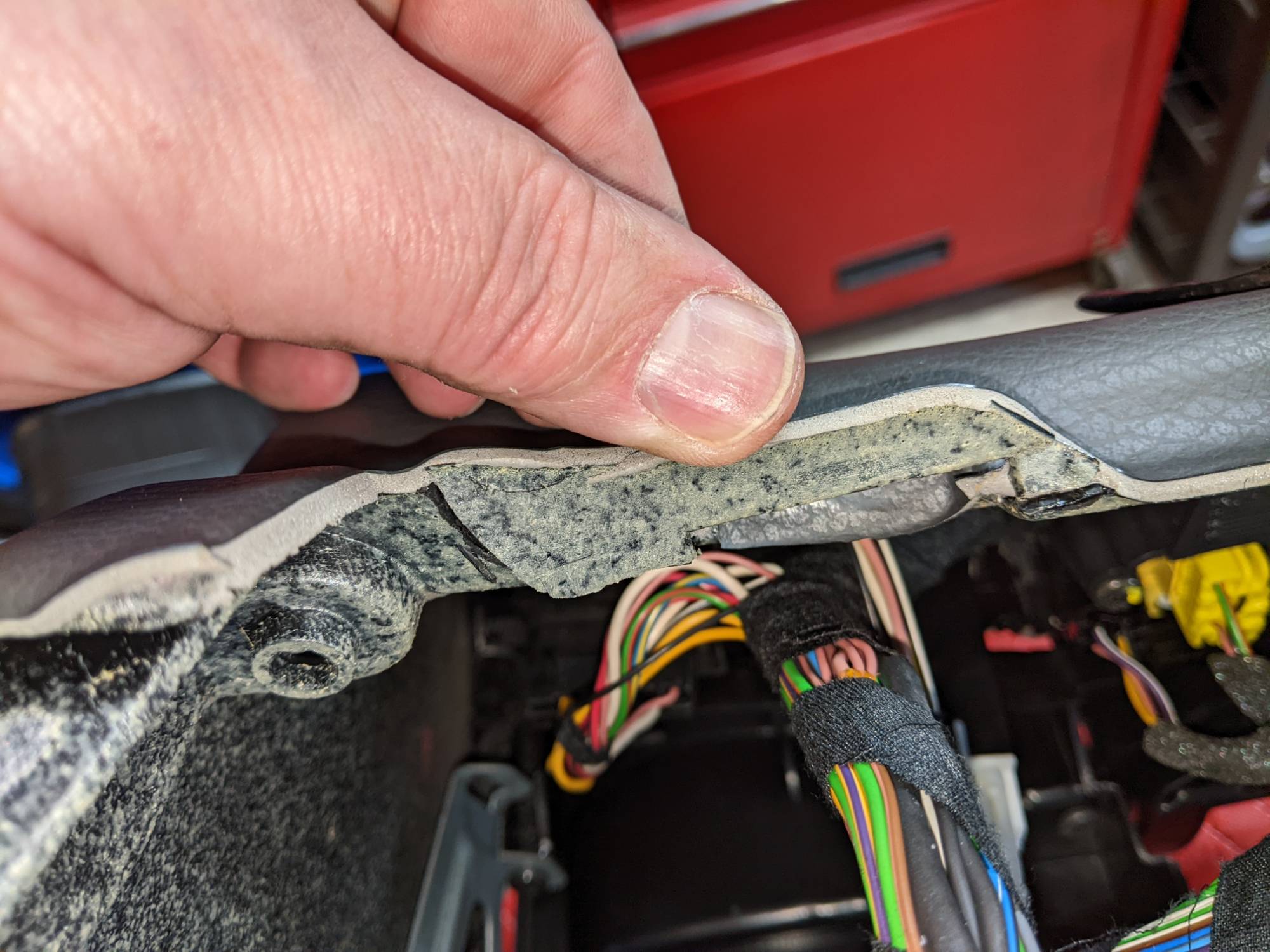 steering column lower hoop (3)