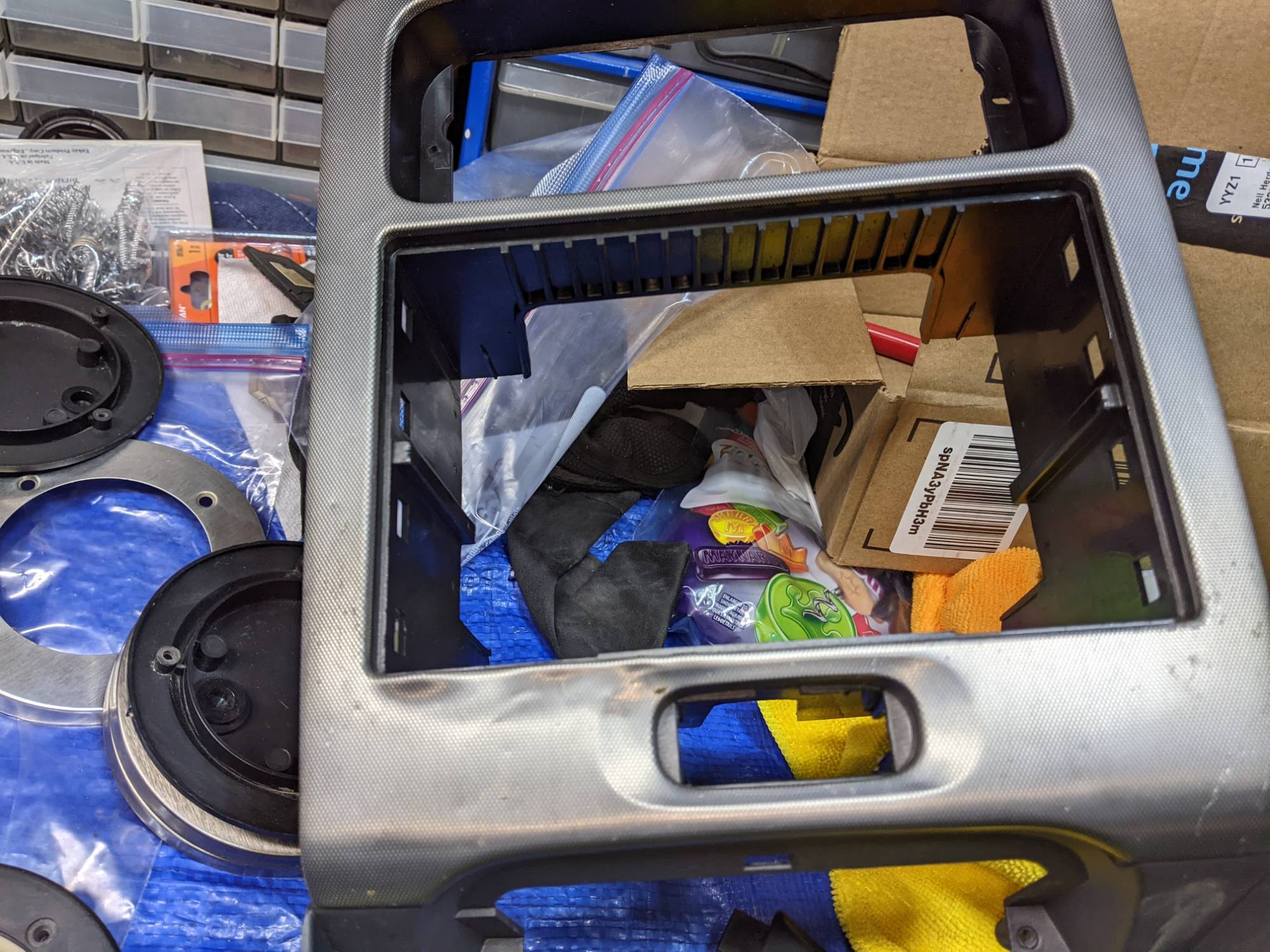 R dash center column for radio and ECC