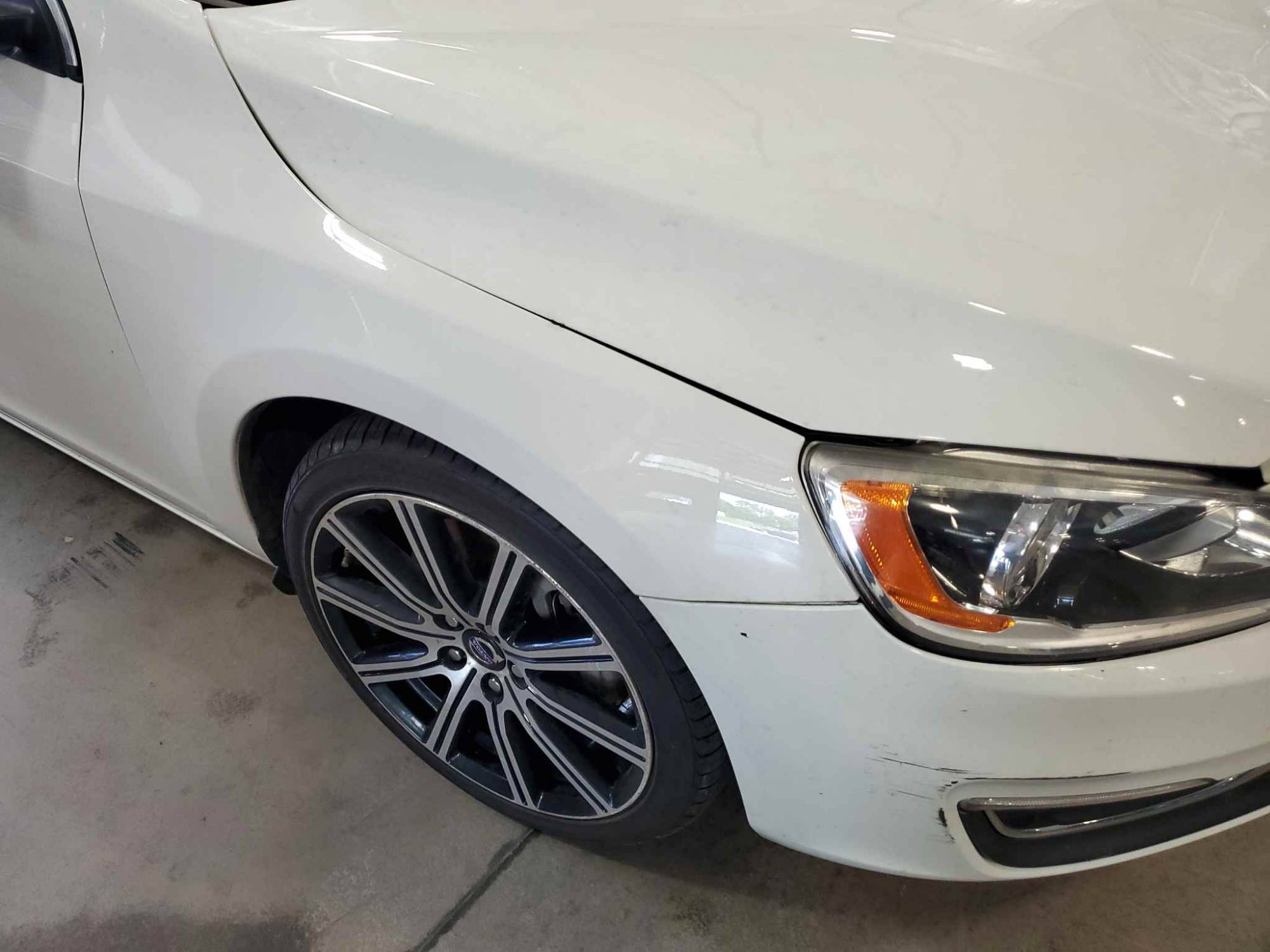 HOOD PUSHED OVER ON RIGHT FENDER.jpg