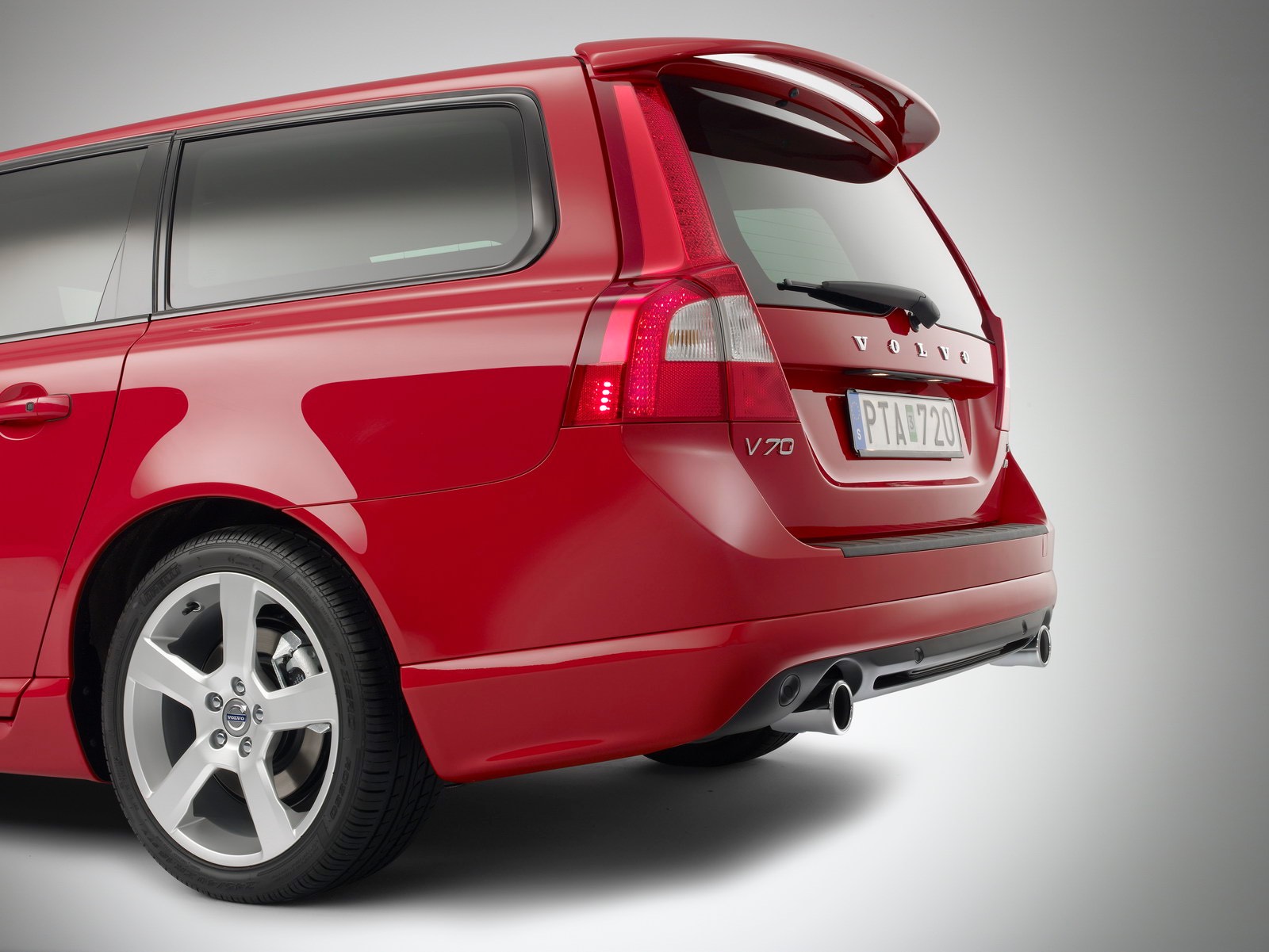 volvo-v70R rear.jpg