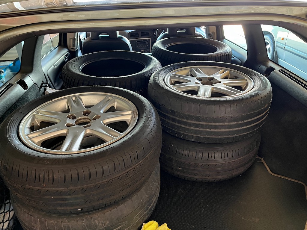 tyres loaded.jpg