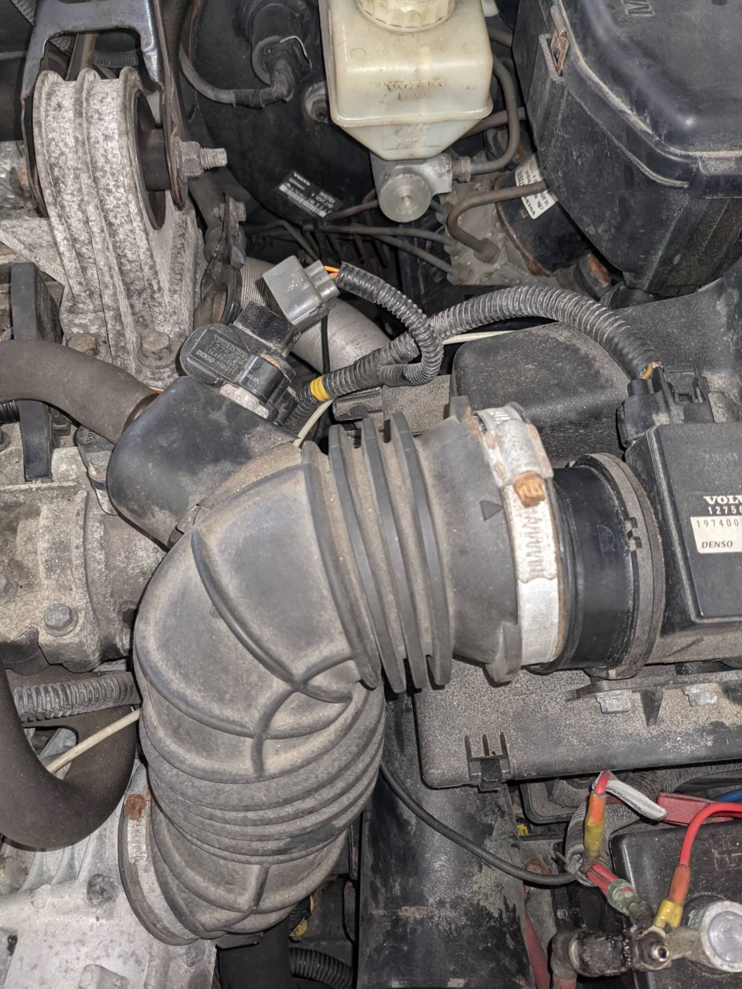 2000 V70 NA air intake hose