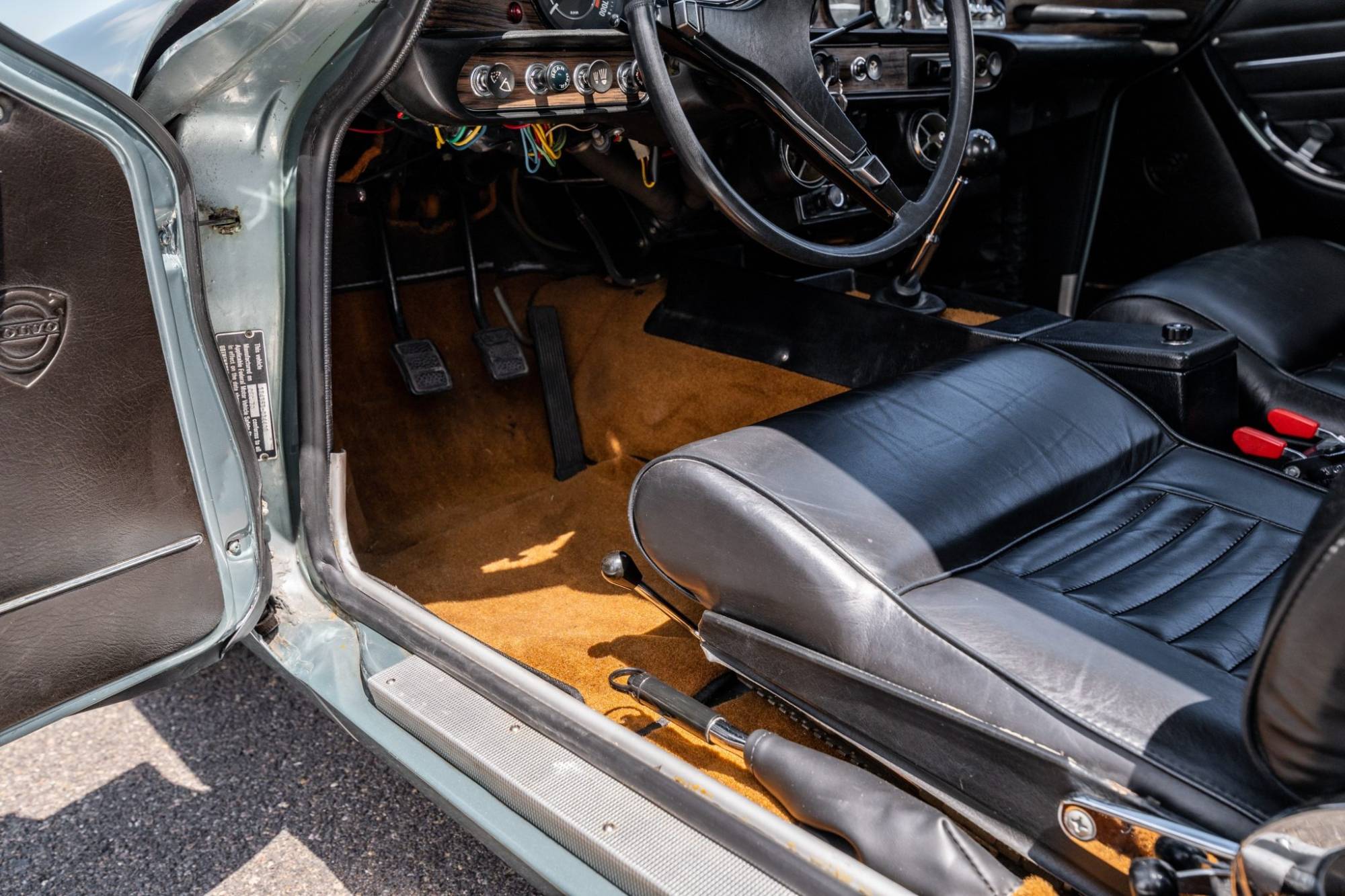 1971_volvo_1800e_int.jpg