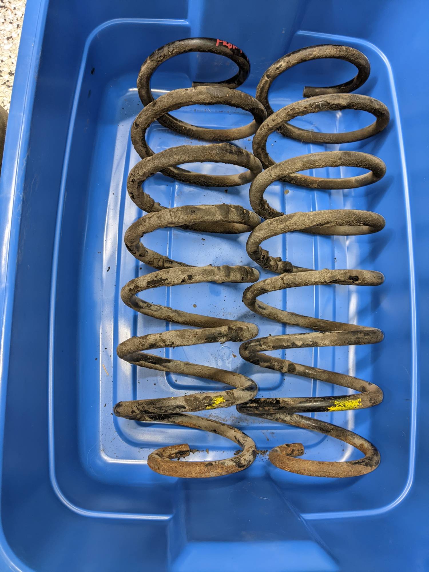 Yellow market P80 front springs (1)