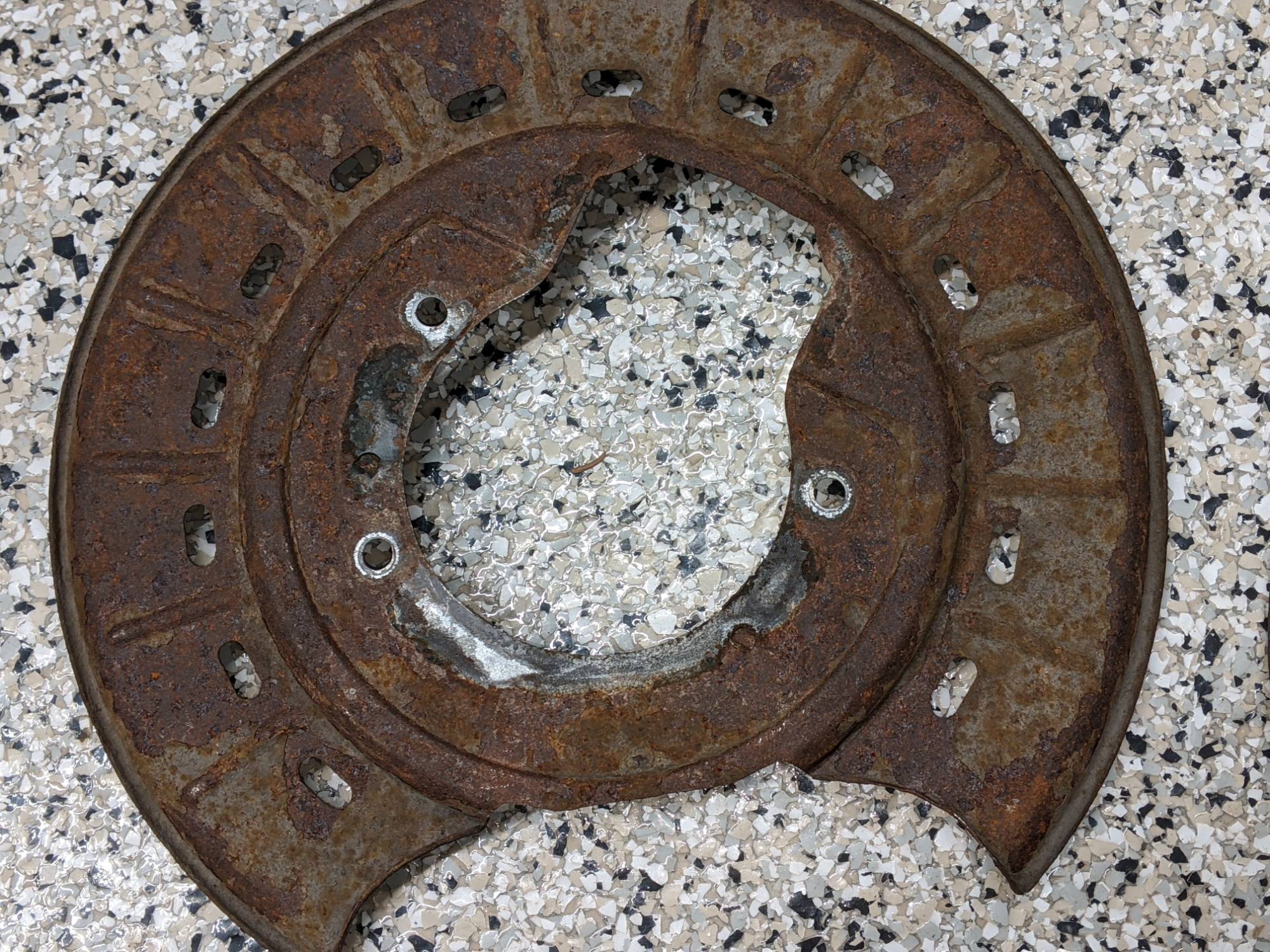 2000 V70R rear brake dust shield (2)