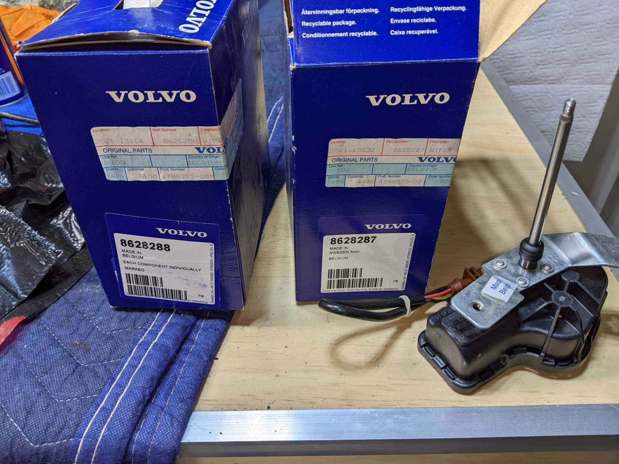 98 to 00 P80 Headlight wiper motors