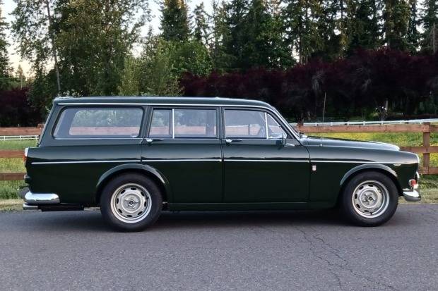 1967_volvo_122s_amazon.jpg