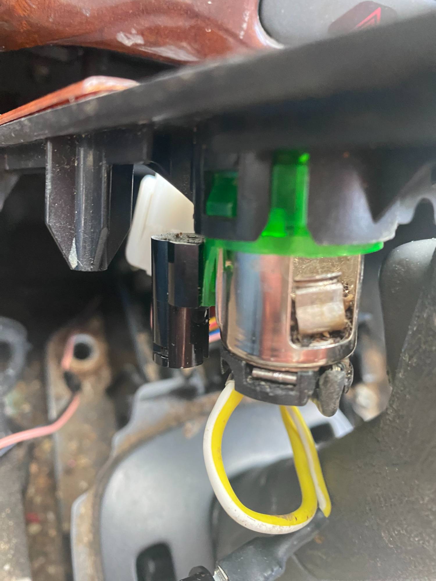 bottom view of cigarrete socket.jpg