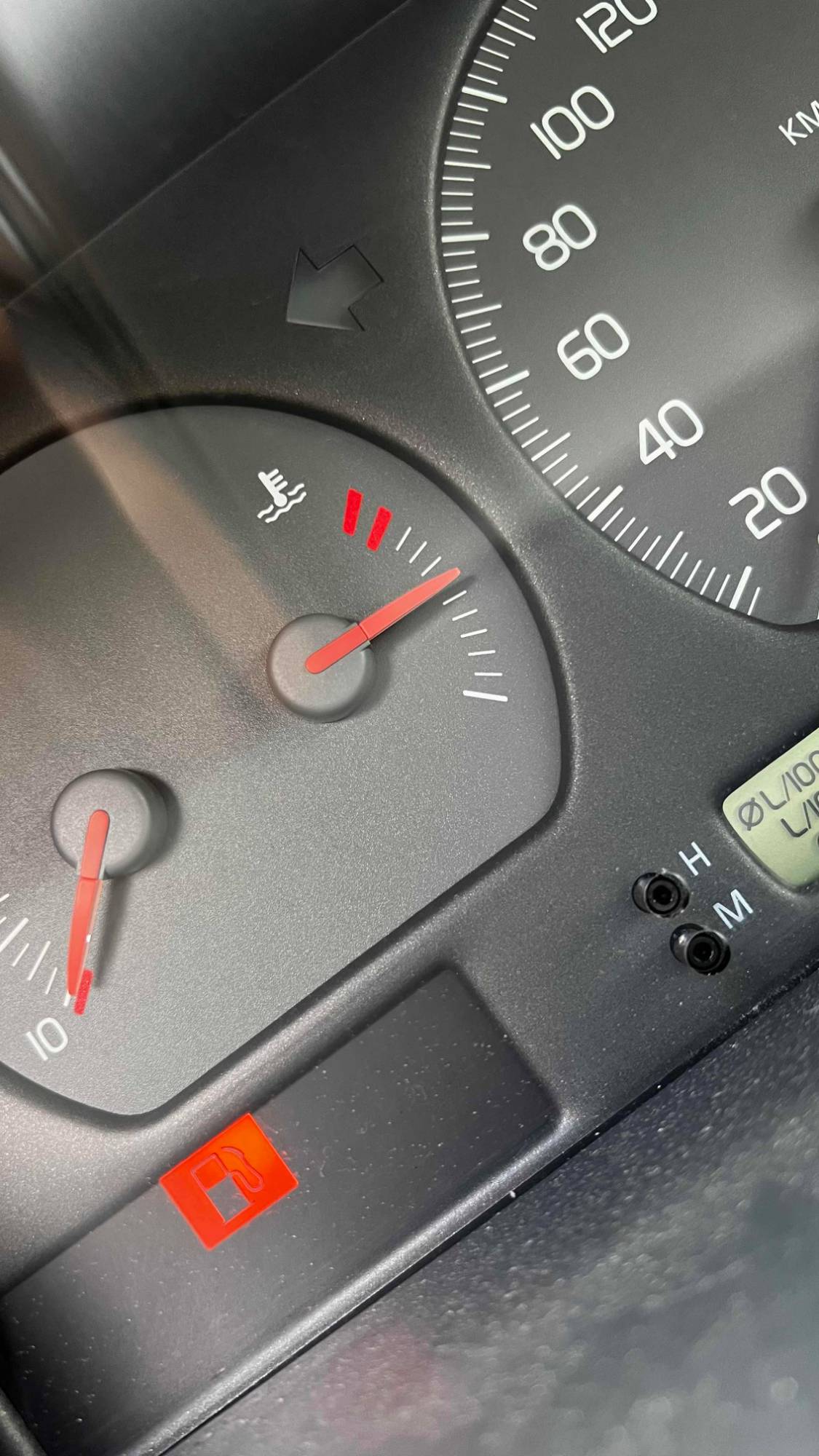 temp gauge showing normal on vehicle, and 102 in OBD reader ^ Fan not turning on