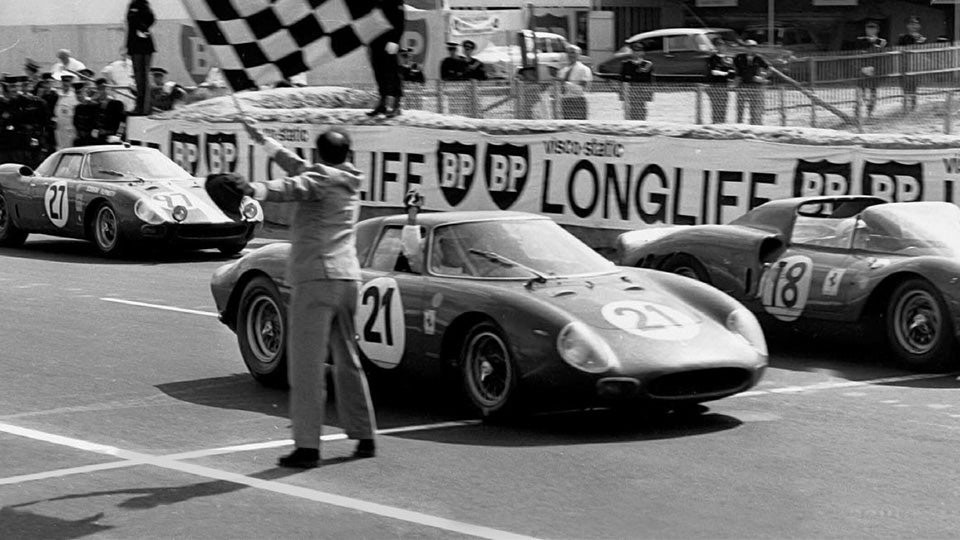 Finish_of_1965_24_Hours_of_Le_Mans_2048x2048.jpg
