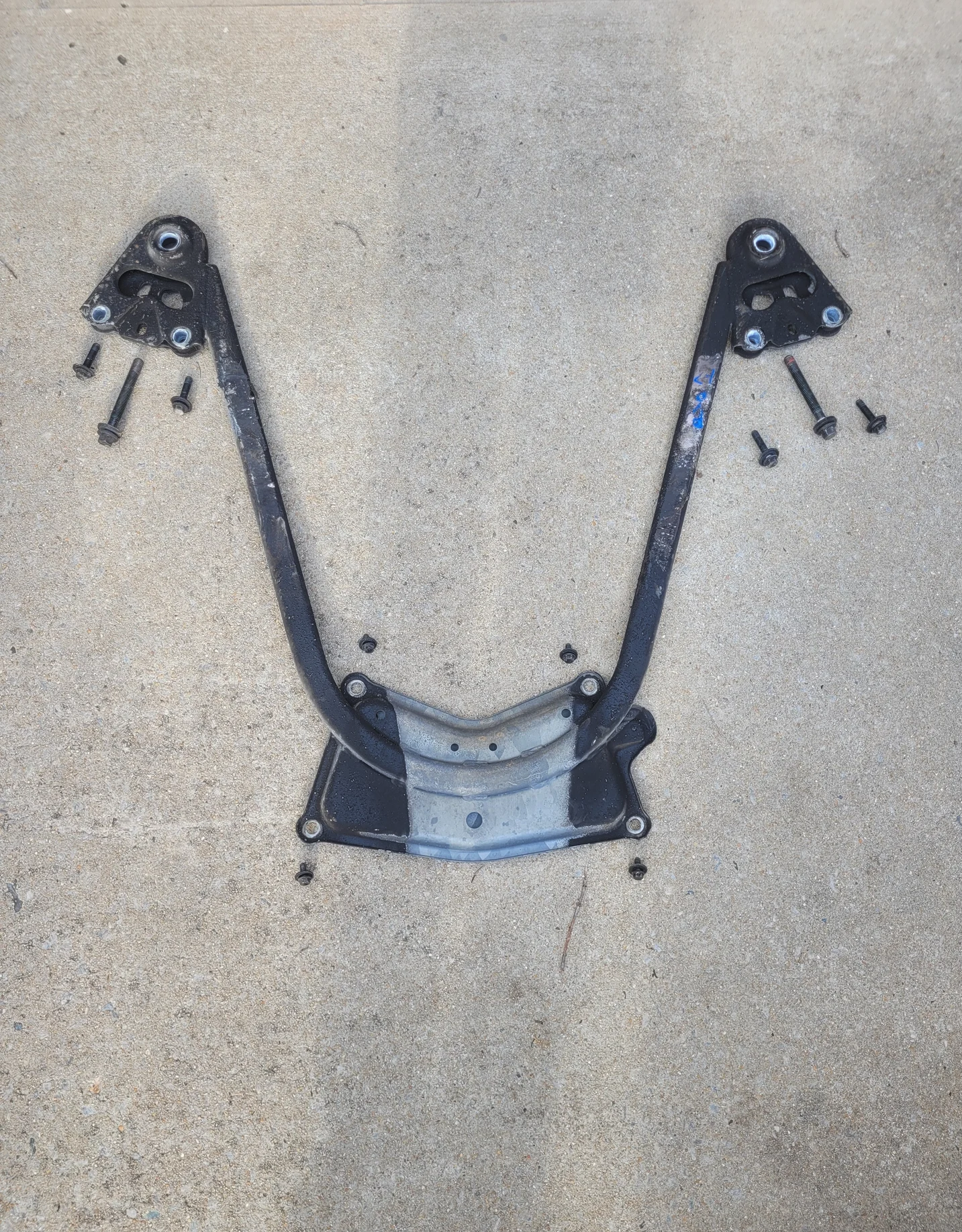 00 S70 U Chassis Brace C70 .png