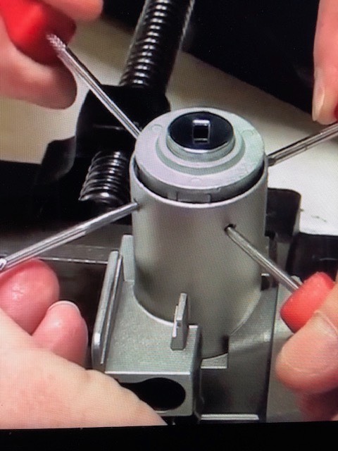 Lock cyl removal.jpg