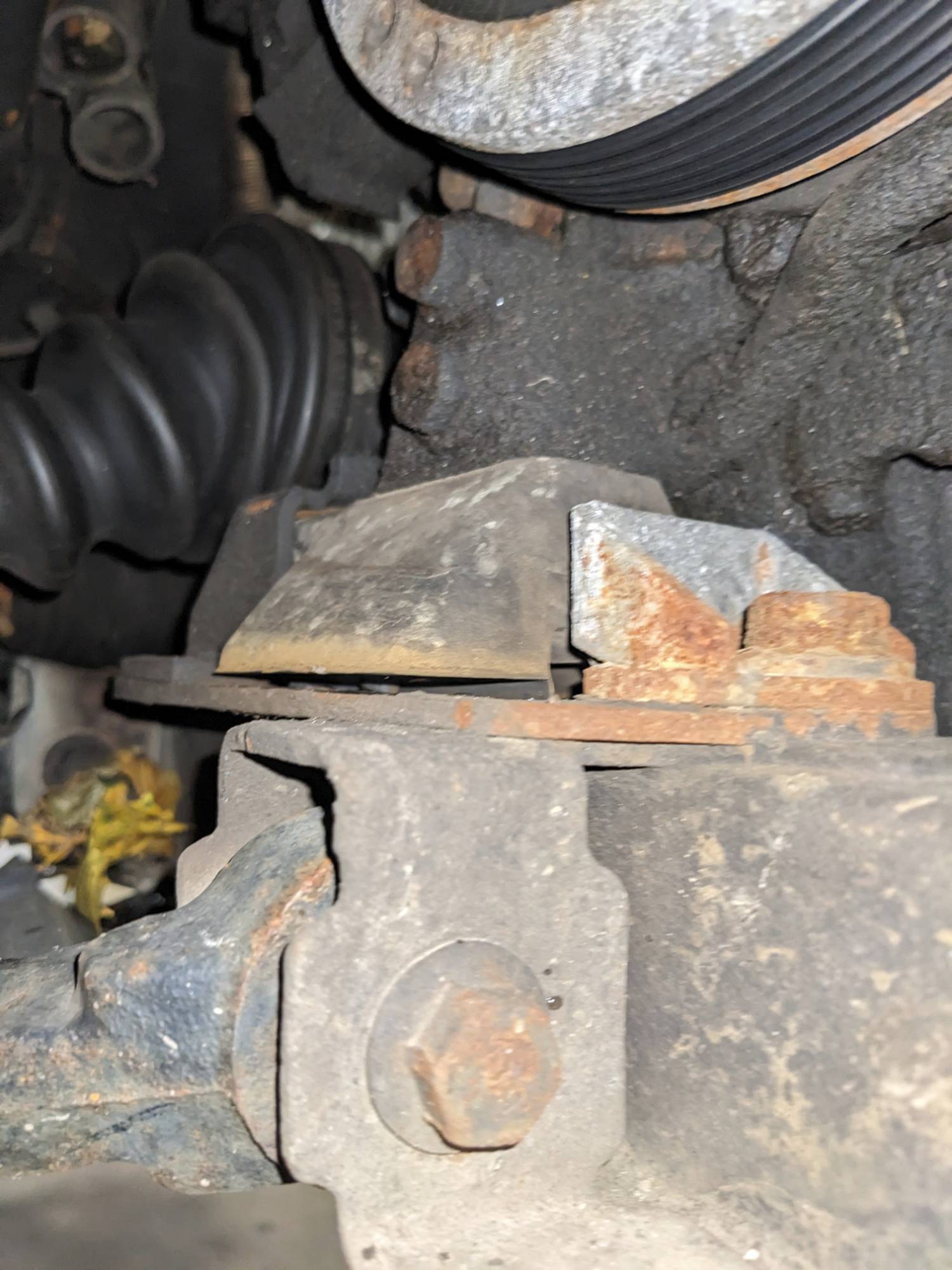 Engine mount liftoff