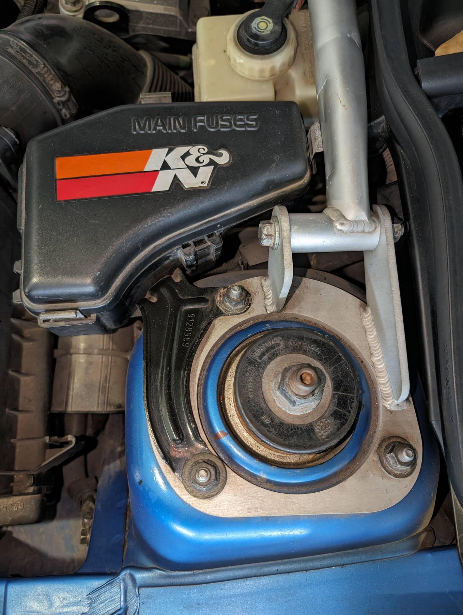 Correct fitting of Volvo strut bar