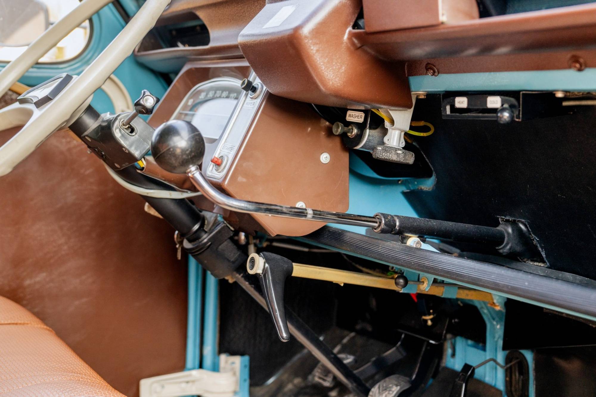 1974_citroen_levers_buttons_ switches_ galore.jpg