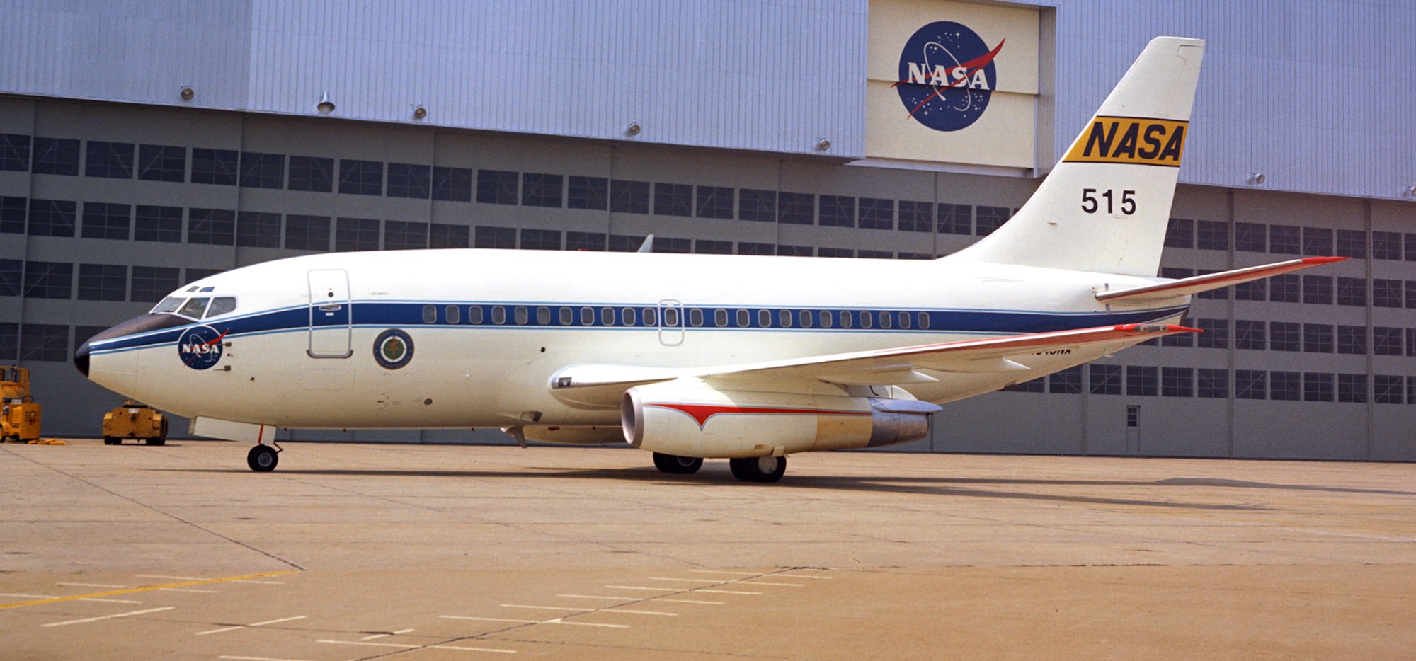 Boeing_737_NASA_GPN-2000-001905.jpg