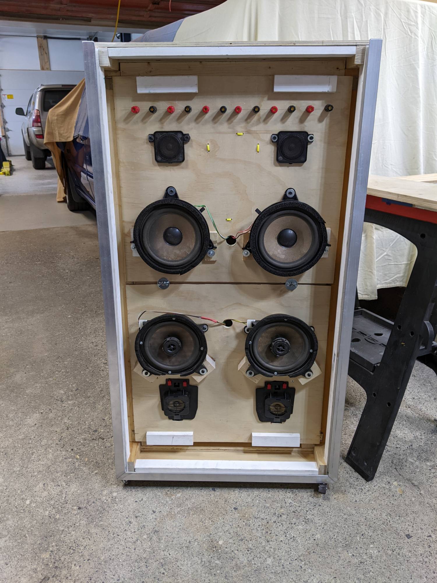 Speaker test rig for S/V70